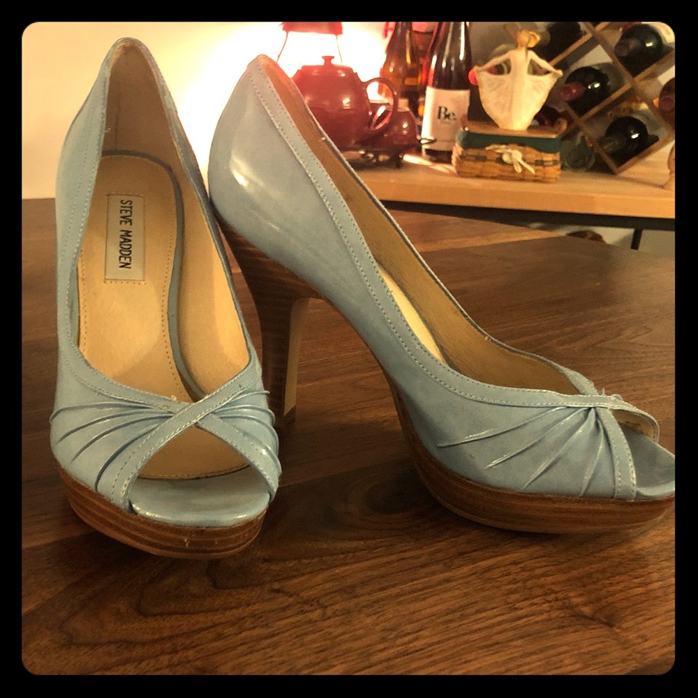 Steve Madden blue peep toes